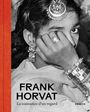 FRANK HORVAT, La naissance d’un regard. Schwarz-Weiß-Foto einer Frau mit Schmuck, die ihr Gesicht teils verdeckt.