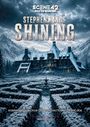 "SCENE 42 DAS FILMARCHIV" oben, "STEPHEN KINGS SHINING" mittig, schneebedecktes Labyrinth und Hotel im Hintergrund.