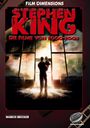"Stephen King: Die Filme von 2000–2009". Mann mit Kind blickt durch ein großes Fenster auf eine beunruhigende Szene. Logo unten rechts.