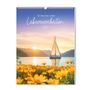 52 Wochen voller Lebensweisheiten 2027. Segelboot auf See bei Sonnenuntergang, umgeben von gelben Blumen.