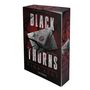 „BLACK THORNS“. „Seine Dunkelheit gehört mir“. Umschlag in dunklem Rot mit Briefmotiv und Lippenstiftabdruck.