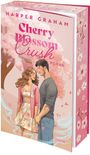 Text: Harper Graham, Cherry Blossom Crush, Roman.  
Illustration: Ein Paar hält Händchen unter Kirschblüten.
