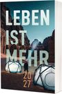Text: "LEBEN IST MEHR 2027". Zwei beleuchtete Geodome in einer wüstenähnlichen Landschaft mit steilen Felsen.