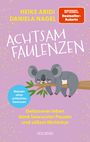 „HEIKE ABIDI“, „DANIELA NAGEL“, „ACHTSAM FAULENZEN“, koala schlafend auf Ast, „Gelassener leben dank Pausen“.
