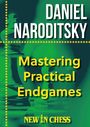 „Daniel Naroditsky, Mastering Practical Endgames, New In Chess“. Hintergrund zeigt Schachfiguren in Grün.