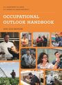 "OCCUPATIONAL OUTLOOK HANDBOOK 2025-2035 EDITION." Verschiedene berufsbezogene Fotos von Menschen bei der Arbeit.