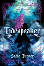 "SINK OR SWIM", "Tidespeaker", "Sadie Turner". Eine Frau mit lila Haaren steht im stürmischen blauen Meer.