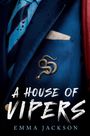 „A House of Vipers“ und „Emma Jackson“ steht in weißer Schrift auf einem Anzug mit Schlangenbrosche.