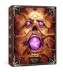 "Baldur's Gate" steht unten. Ein schädelförmiges Gesicht mit lila leuchtendem Mund; verziert mit metallischen Ecken.