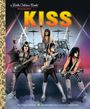 „KISS“ in großen gelben Buchstaben. Illustration: Vier Musiker in auffälligen Kostümen und geschminkten Gesichtern.