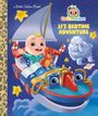 Text: "JJ's Bedtime Adventure". Ein fröhliches Kind auf einem Boot im Nachthimmel mit Plüschtier, Schaf und Sternen.