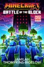 „Minecraft: Battle of the Block“-Logo, blau gepixelte Figuren auf grünem Boden, große Bäume im Hintergrund.