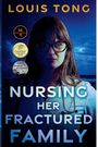„NURSING HER FRACTURED FAMILY“ zeigt eine Frau mit Brille und Stethoskop vor einem dunklen, stürmischen Hintergrund.