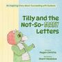 "Tilly and the Not-So Scary Letters" oben. Dinosaurier in grüner Verkleidung lächelt, links beige, rechts blauer Hintergrund.