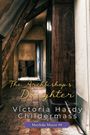 "The Archbishop's Daughter", Victoria Hardy Childermass, Marduke Manor #8. Ein alter, rustikaler Dachboden mit Holzbalken.