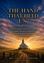„THE HAND THAT HELD US“. Eine Kirche unter einem dramatischen Himmel mit einer untergehenden Sonne.