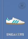 „SMALL LUXURIES“, „SNEAKERS“. Illustration eines weißen Sneakers mit blauen Details auf blauem Hintergrund.