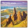 Text: "2027 Scotland, 16-Month Calendar". Naturaufnahme mit markanten, felsigen Gipfeln und grünen Tälern bei Sonnenuntergang.