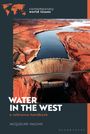 "Water in the West: a reference handbook" von Jacqueline Vaughn. Eine Staumauer in einer rotbraunen Felslandschaft.