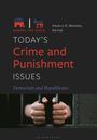 "Across the Aisle" und "Today's Crime and Punishment Issues" stehen auf schwarzem Hintergrund, Hände halten Gitterstäbe.