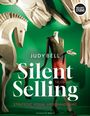 "Silent Selling, 7th Edition" auf grünem Hintergrund. Links Holzpferd, rechts Schneiderpuppe in elegantem Kleid.