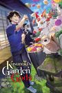 "Kusunoki's Garden of Gods" ist eine farbenfrohe Illustration mit einem freudigen Mann, einem tierähnlichen Wesen und Blüten.