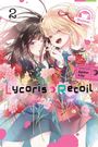 „Lycoris Recoil“, „Spider Lily“, „Official Comic Anthology“. Zwei fröhliche Manga-Mädchen mit Blumen.