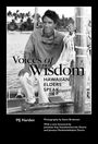 "Voices of Wisdom: Hawaiian Elders Speak" von MJ Harden. Foto eines Mannes auf einem Boot vor tropischem Hintergrund.