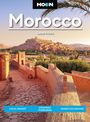 "Moon: Morocco, Lucas Peters. LOCAL INSIGHT, STRATEGIC ITINERARIES, DESERT EXCURSIONS. Ein Dorf vor einer Wüstenkulisse."