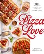 "Pizza Love" in roter Schrift, 100+ Rezepte für Hobbyköche. Verschiedene Pizzas, Zutaten wie Basilikum, Käse, Gewürze.