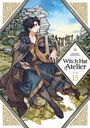 "Witch Hat Atelier", Volume 15. Illustration eines Mannes mit Laute, vor Ruinen sitzend, in detaillierter mittelalterlicher Kleidung.