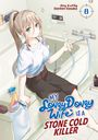 Titel: „My Lovey Dovey Wife is a Stone Cold Killer“. Manga-Stil Frau im Badezimmer, hält eine Dusche.