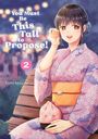 „You Must Be This Tall to Propose! 2“, eine Frau im Kimono lächelt neben einer Bank, trägt eine kleine Tasche.