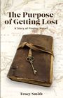 „The Purpose of Getting Lost: A Story of Finding Myself.“ Ein altes Buch mit Lederumschlag und Schlüssel, vor Kartenhintergrund.